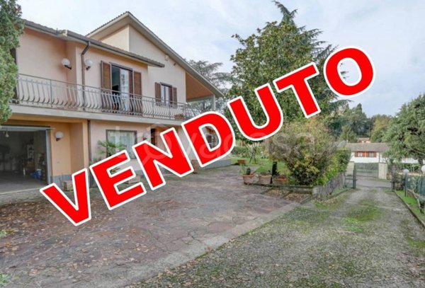 casa indipendente in vendita a Rignano Flaminio in zona Montelarco