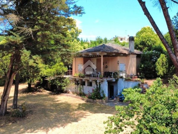 casa indipendente in vendita a Rignano Flaminio in zona Montelarco
