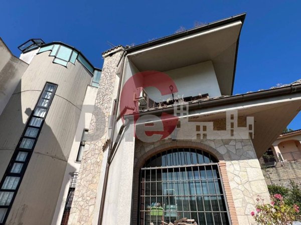 casa indipendente in vendita a Rignano Flaminio in zona Montelarco