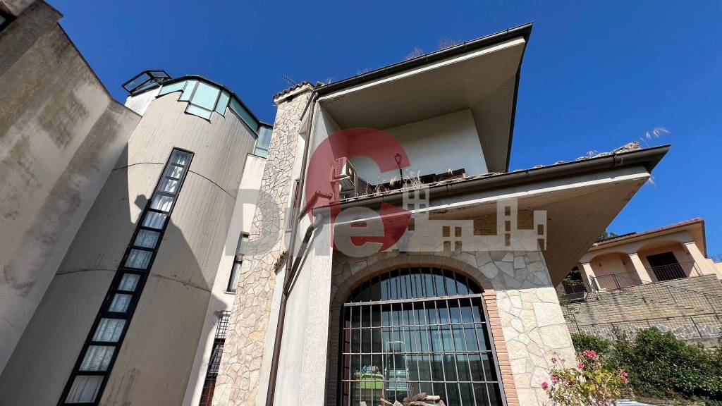casa indipendente in vendita a Rignano Flaminio in zona Montelarco