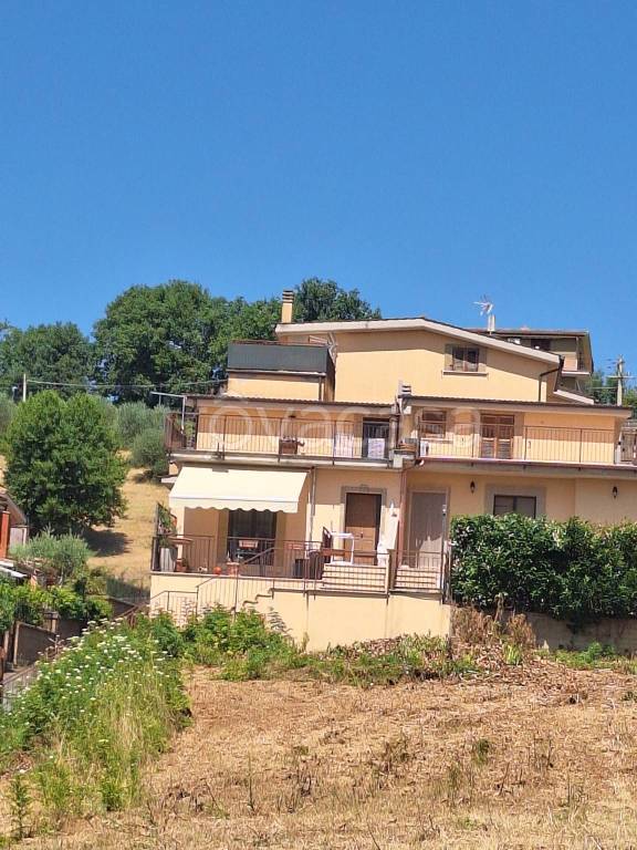 casa indipendente in vendita a Rignano Flaminio