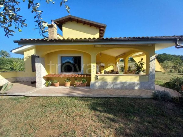 casa indipendente in vendita a Rignano Flaminio