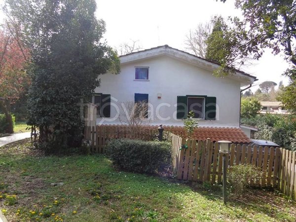 casa indipendente in vendita a Rignano Flaminio in zona Montelarco