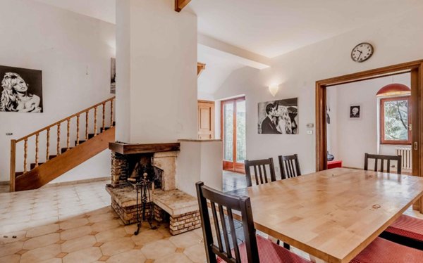 casa indipendente in vendita a Rignano Flaminio
