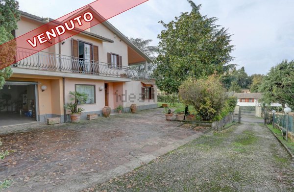 casa indipendente in vendita a Rignano Flaminio in zona Montelarco