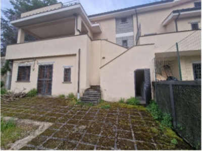 casa indipendente in vendita a Rignano Flaminio in zona Valle Spadana