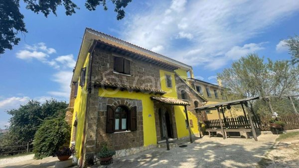 casa indipendente in vendita a Rignano Flaminio