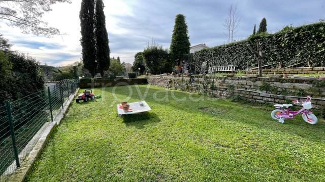 casa indipendente in vendita a Rignano Flaminio in zona Montelarco