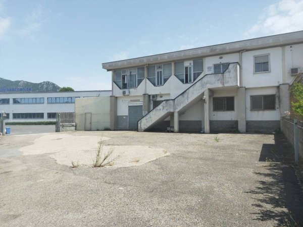 negozio in vendita a Rignano Flaminio