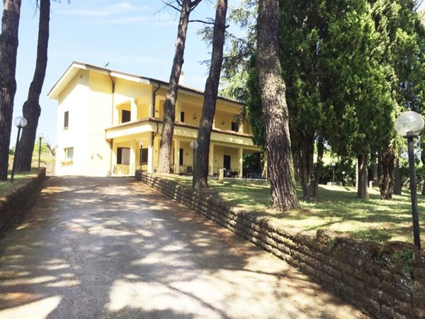 casa indipendente in vendita a Rignano Flaminio