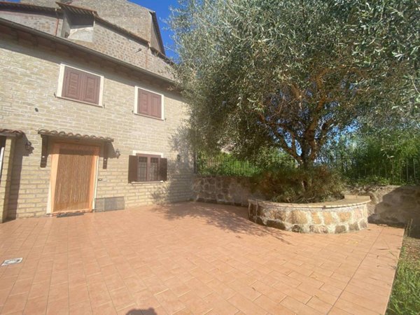 casa indipendente in vendita a Rignano Flaminio