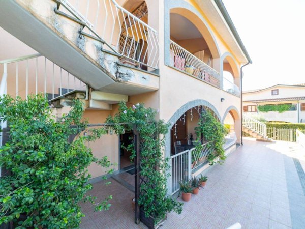 casa indipendente in vendita a Rignano Flaminio