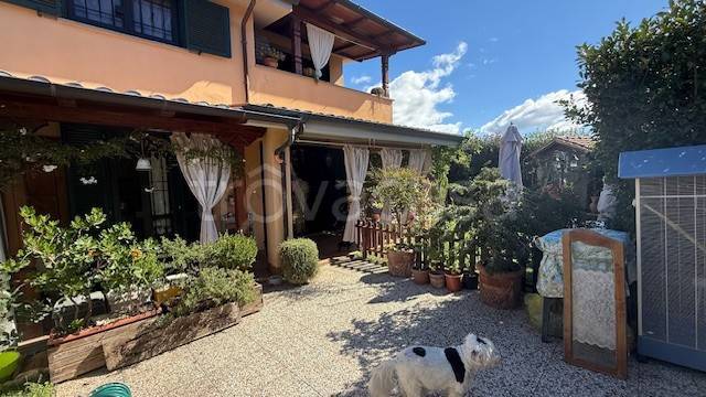casa indipendente in vendita a Rignano Flaminio