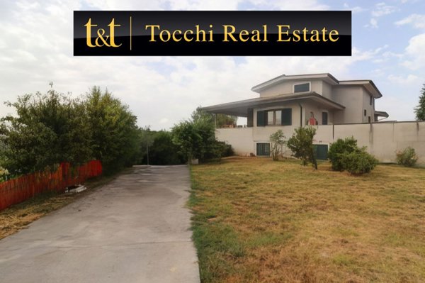 casa indipendente in vendita a Rignano Flaminio