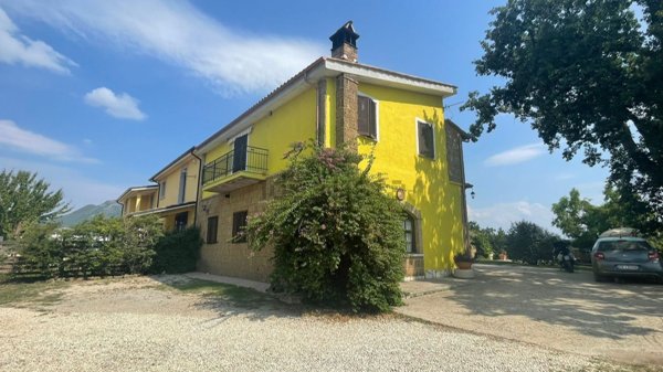 casa indipendente in vendita a Rignano Flaminio