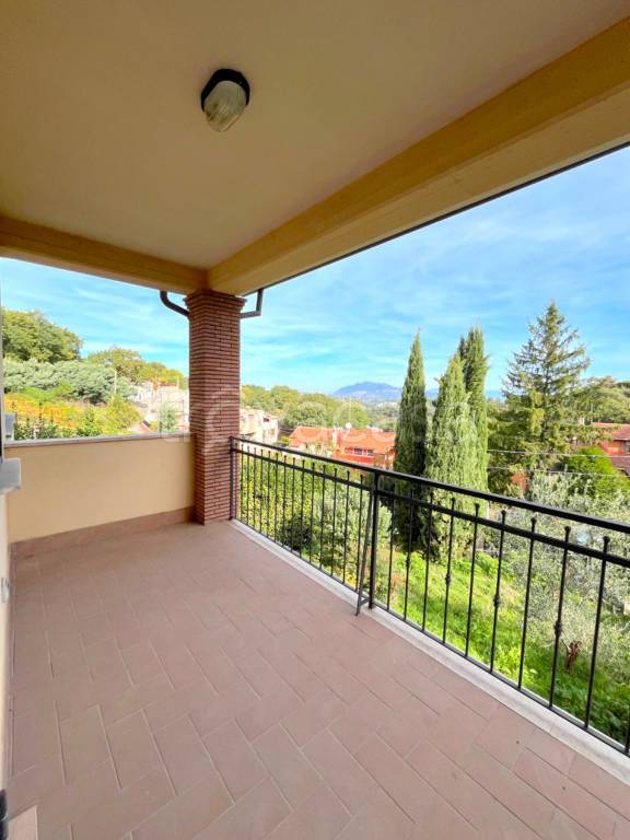 casa indipendente in vendita a Rignano Flaminio