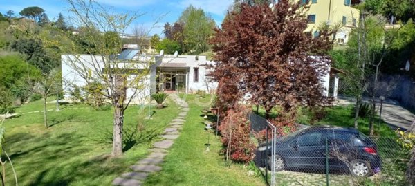 casa indipendente in vendita a Rignano Flaminio in zona Montelarco