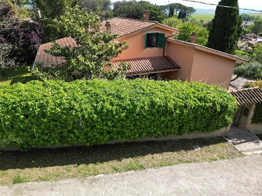 casa indipendente in vendita a Rignano Flaminio in zona Montelarco