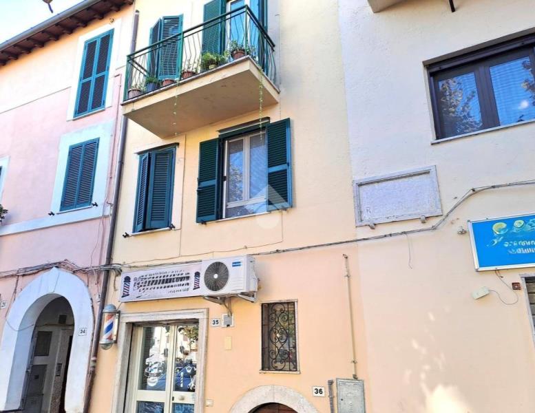 appartamento in vendita a Rignano Flaminio in zona Santo Sisini