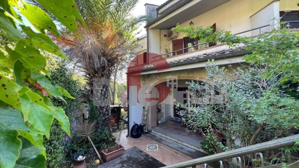 casa indipendente in vendita a Rignano Flaminio in zona Montelarco