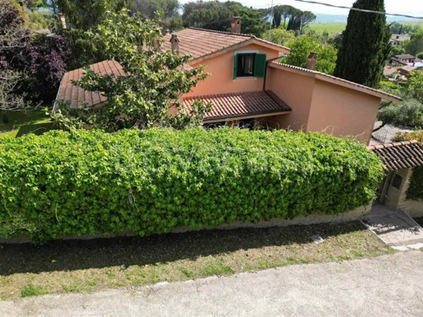 casa indipendente in vendita a Rignano Flaminio in zona Montelarco