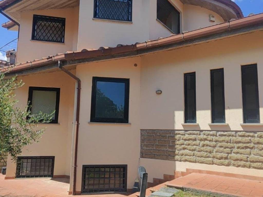 casa indipendente in vendita a Rignano Flaminio