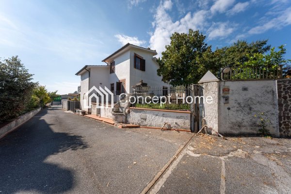 casa indipendente in vendita a Rignano Flaminio
