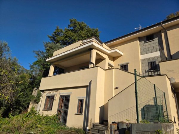 casa indipendente in vendita a Rignano Flaminio