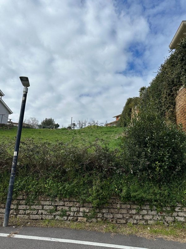 terreno edificabile in vendita a Rignano Flaminio