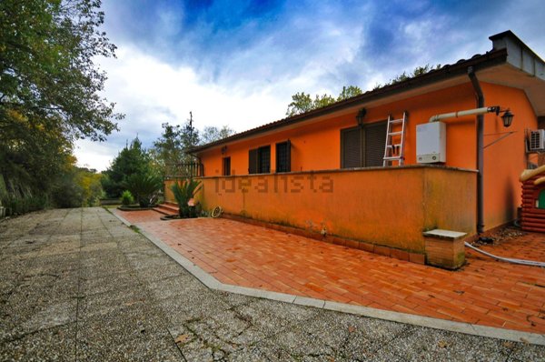 casa indipendente in vendita a Rignano Flaminio