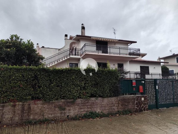 casa indipendente in vendita a Rignano Flaminio