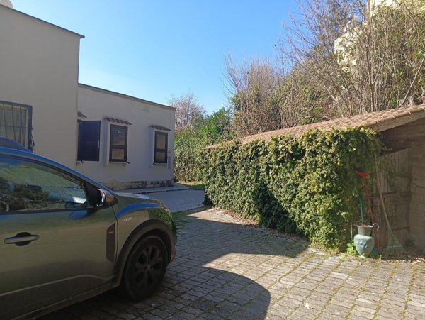 casa indipendente in vendita a Rignano Flaminio