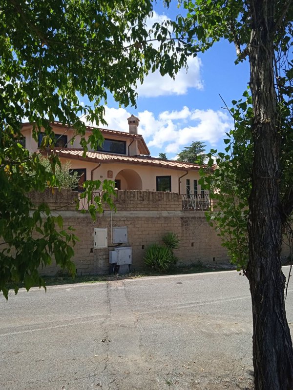 casa indipendente in vendita a Rignano Flaminio
