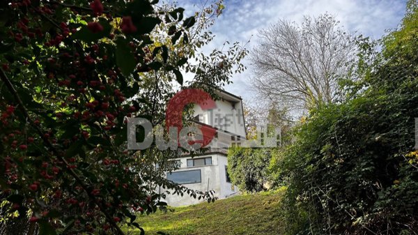 casa indipendente in vendita a Rignano Flaminio in zona Montelarco