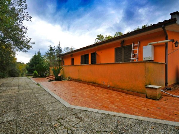 casa indipendente in vendita a Rignano Flaminio
