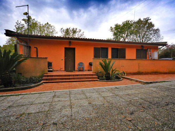 casa indipendente in vendita a Rignano Flaminio