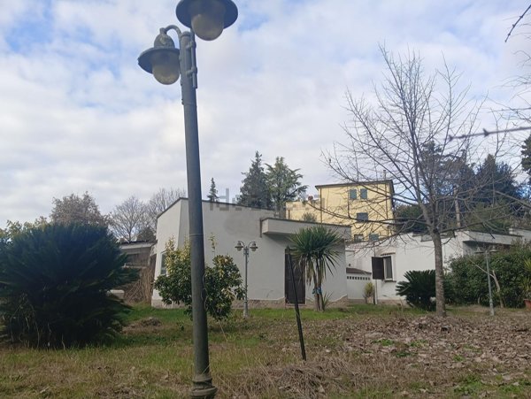casa indipendente in vendita a Rignano Flaminio in zona Montelarco