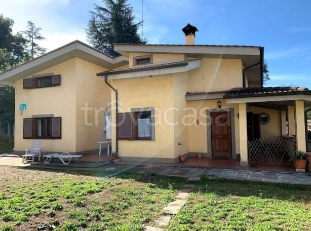 casa indipendente in vendita a Rignano Flaminio in zona Montelarco