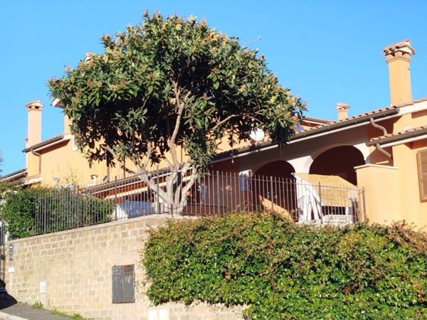 casa indipendente in vendita a Rignano Flaminio