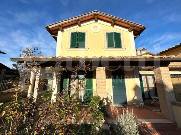 casa indipendente in vendita a Rignano Flaminio