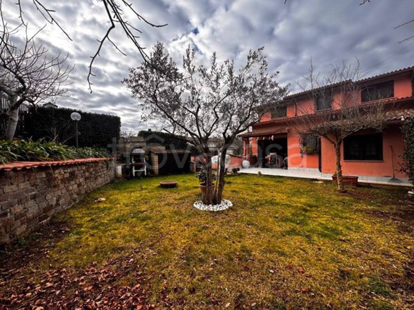 casa indipendente in vendita a Rignano Flaminio in zona Montelarco