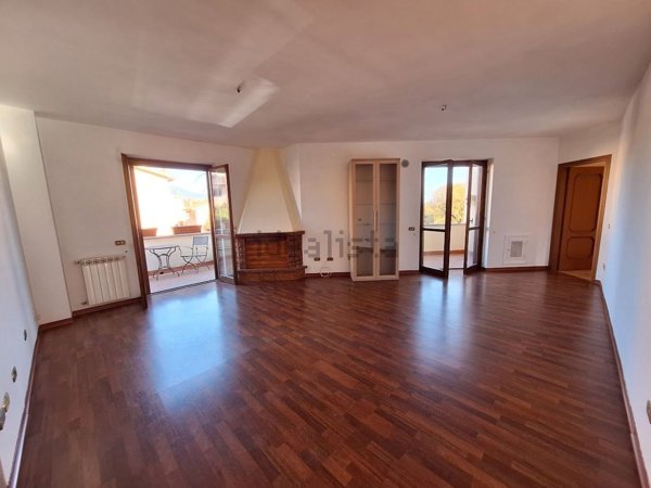 casa indipendente in vendita a Rignano Flaminio