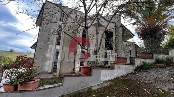 casa indipendente in vendita a Rignano Flaminio in zona Montelarco