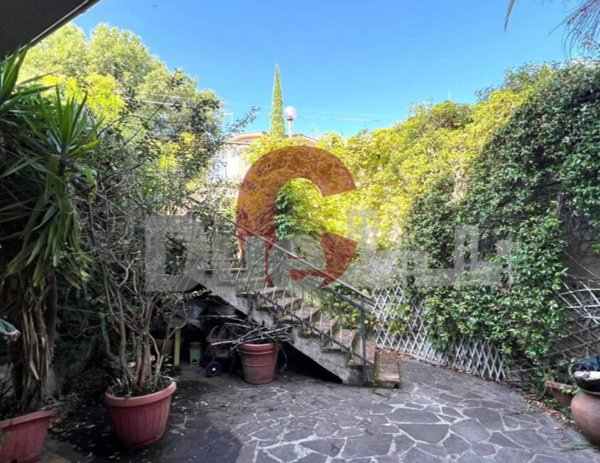 casa indipendente in vendita a Rignano Flaminio in zona Montelarco