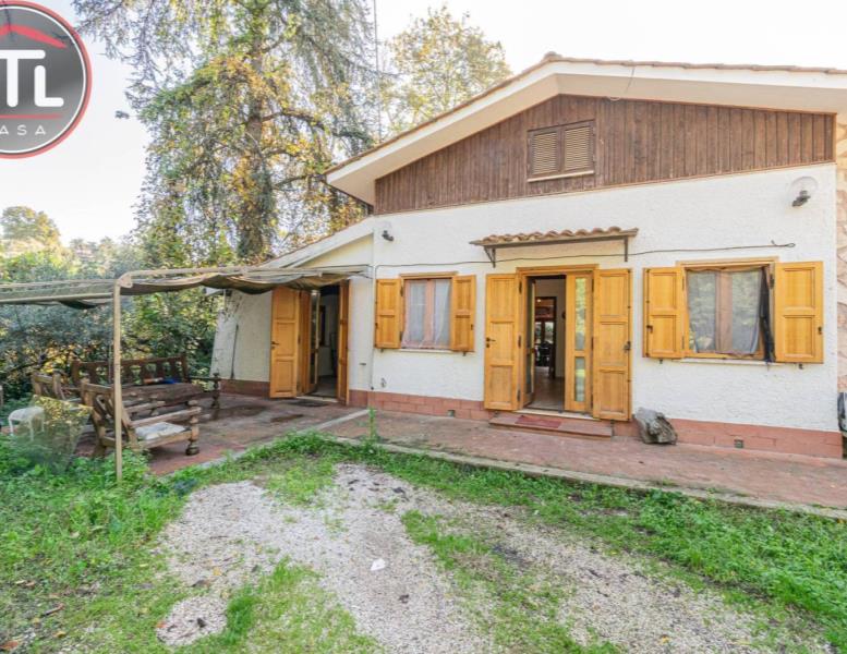 casa indipendente in vendita a Rignano Flaminio in zona Montelarco