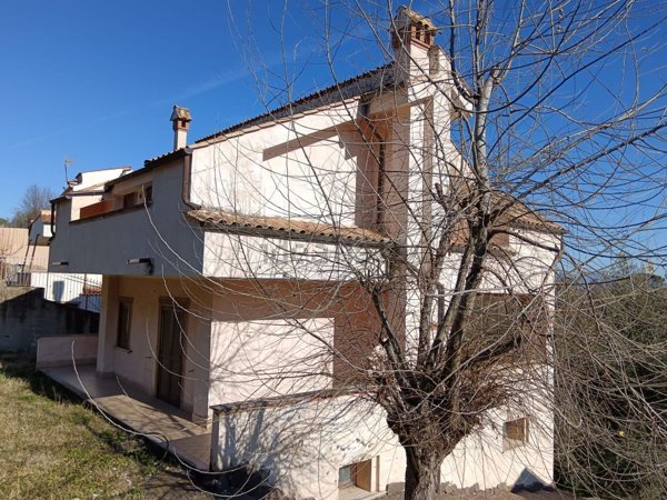 casa indipendente in vendita a Rignano Flaminio in zona Valle Spadana