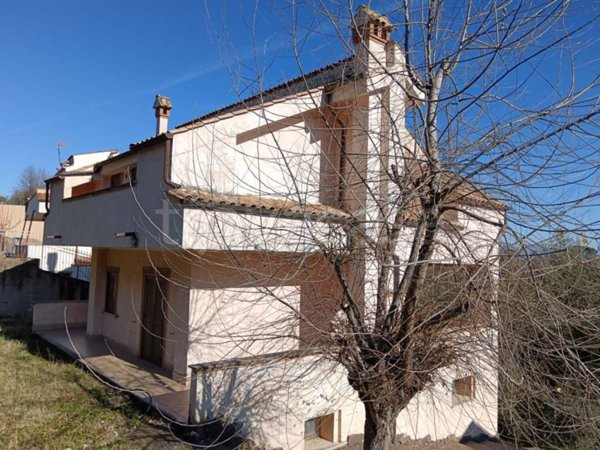 casa indipendente in vendita a Rignano Flaminio in zona Valle Spadana