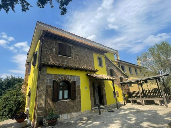 casa indipendente in vendita a Rignano Flaminio