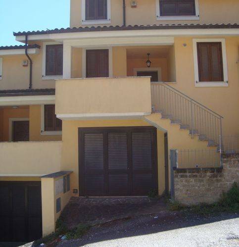 casa indipendente in vendita a Rignano Flaminio