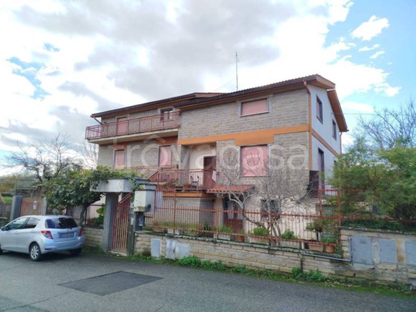 casa indipendente in vendita a Rignano Flaminio